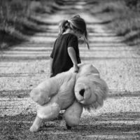Veilig thuis, huiselijk geweld, jeugdbeschermingsketen , jeugdbescherming, kinderbescherming, jeugdbescherming, getraumatiseerd kind, DDP, kindermishandeling, huiselijk geweld, save the children, moeilijke jeugd, kindertrauma, decentralisatie, jeugdzorg, jeugd-ggz