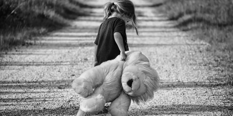 Veilig thuis, huiselijk geweld, jeugdbeschermingsketen , jeugdbescherming, kinderbescherming, jeugdbescherming, getraumatiseerd kind, DDP, kindermishandeling, huiselijk geweld, save the children, moeilijke jeugd, kindertrauma, decentralisatie, jeugdzorg, jeugd-ggz