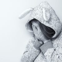 adolescenten, pesten, depressieve puber, puberbrein, kritiek, , psychische geweld, pestgedrag