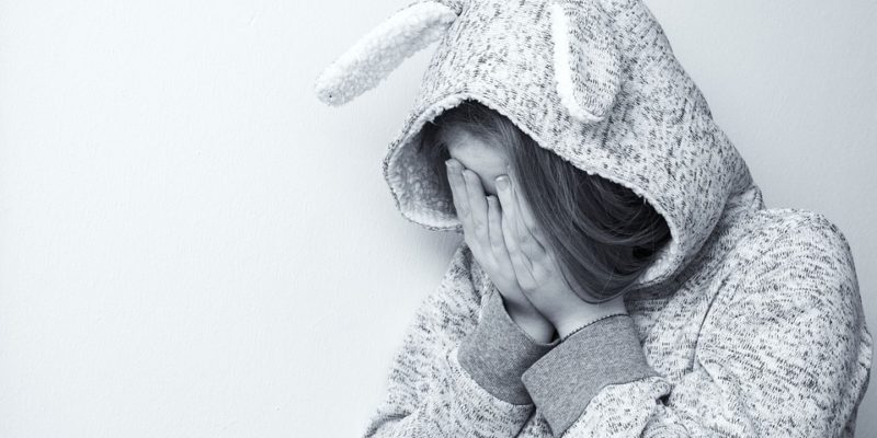 adolescenten, pesten, depressieve puber, puberbrein, kritiek, , psychische geweld, pestgedrag