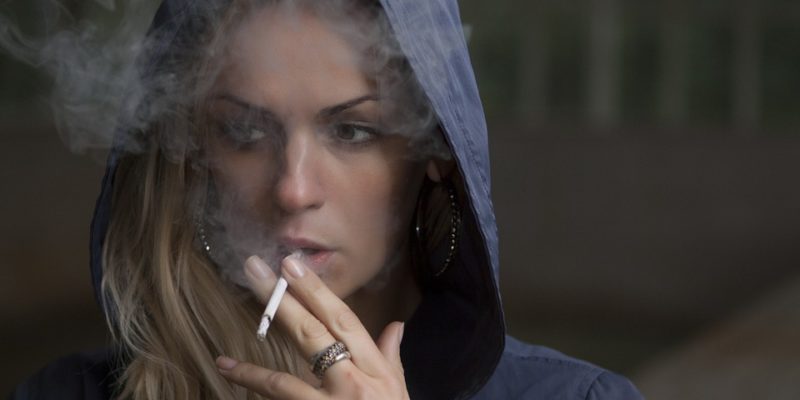 rokers, rookverbod, longkanker, stoppen met roken, nicotineverslaving, roken en schizofrenie, rookruimtes, roken, armoede, rookverbod