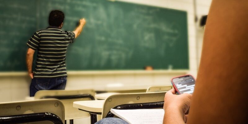 pesten, wat gebeurt er in mijn hoofd? , onderwijs, zelfdoding in het suïcidepreventie , onderwijs, universiteiten, burn-out, leraren, mentale gezondheid, cluster 4-en praktijkonderwijs, Taboeiend, CITO, autisme en onderwijs, mentaal welbevinden