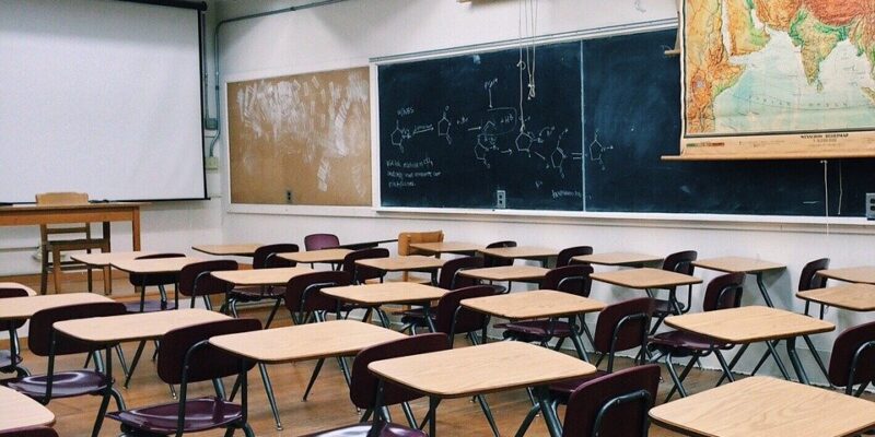 thuiszittersproblematiek, autisme, school, mentale gezondheid op school, basisschool, school, scholen, schoolsluiting, sluiting scholen, zorgkosten, scholen