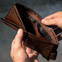 problematische schulden, lager inkomen, schuldsanering, armoede, armoedebeleid, corona herstelfonds