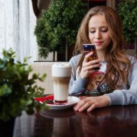 digitaal minimalisme, smartphones, telefoonverslaafde