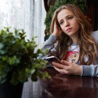 TikTok, Jeugdhulp, jeugdzorgplus, IPS, meisjes, grip op je dip, coronapandemie, volwassenpsychiatrieterugval, depressie, arbeidsongeschiktheid, jongeren, mentale gezondheid, jeugd, de kindertelefoon, scheiding, mentale gezondheid, angst, tieners, somber, kindertelefoon, collectieve angst, wachtlijsten, depressie bij jongeren , vroege aanpak