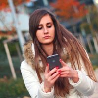 smartphonebeleid , breinrot, smartphonegebruik, shame sexting, infobesitas, digistress, stress, eetstoornis, eetstoornissen, chatgroep, eetstoornis, zelfvertrouwen