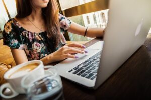 online cursussen, online seksueel misbruik, digitalisering in de ggz, Expertisecentrum Digitalisering, digitalisering, sterk door werk, benzodiazepinen, psychische variatie, online therapie, online haat, dialyse-patiënten, zelfmoordpreventie, informatieveilig gedrag , WRR, schermgebruik, online pesten, dialyse-patienten,