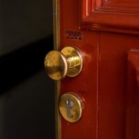 dwang in de ggz, toegang tot zorg, wijkverpleegkundige, mentale gezondheidscentra, bemoeizorg
