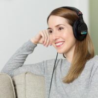 muziek luisteren, koptelefoon, stress